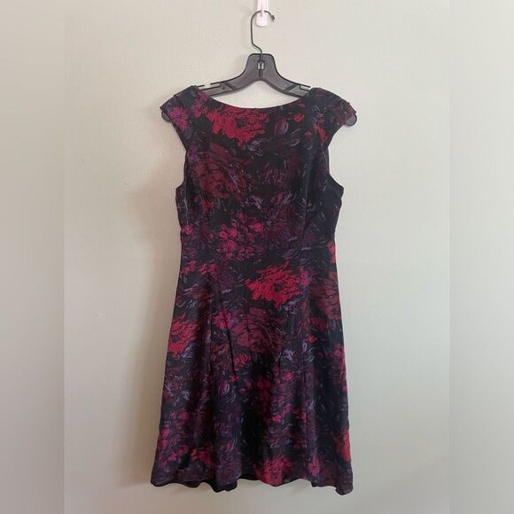 Ellie Tahari Pink and Black Floral Knee Length V Neck Dress SZ S - Picture 5 of 8